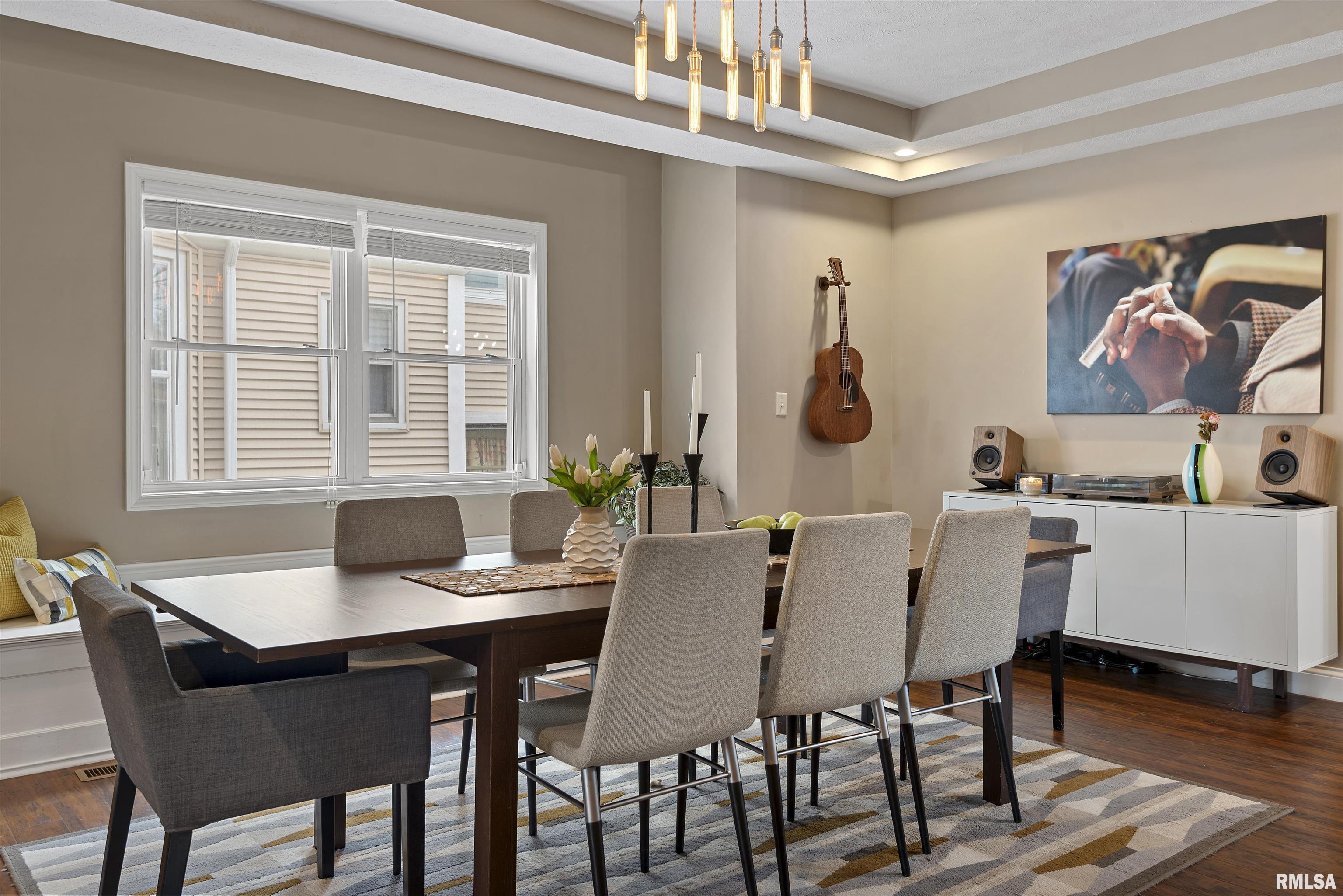 709 S DOUGLAS Avenue