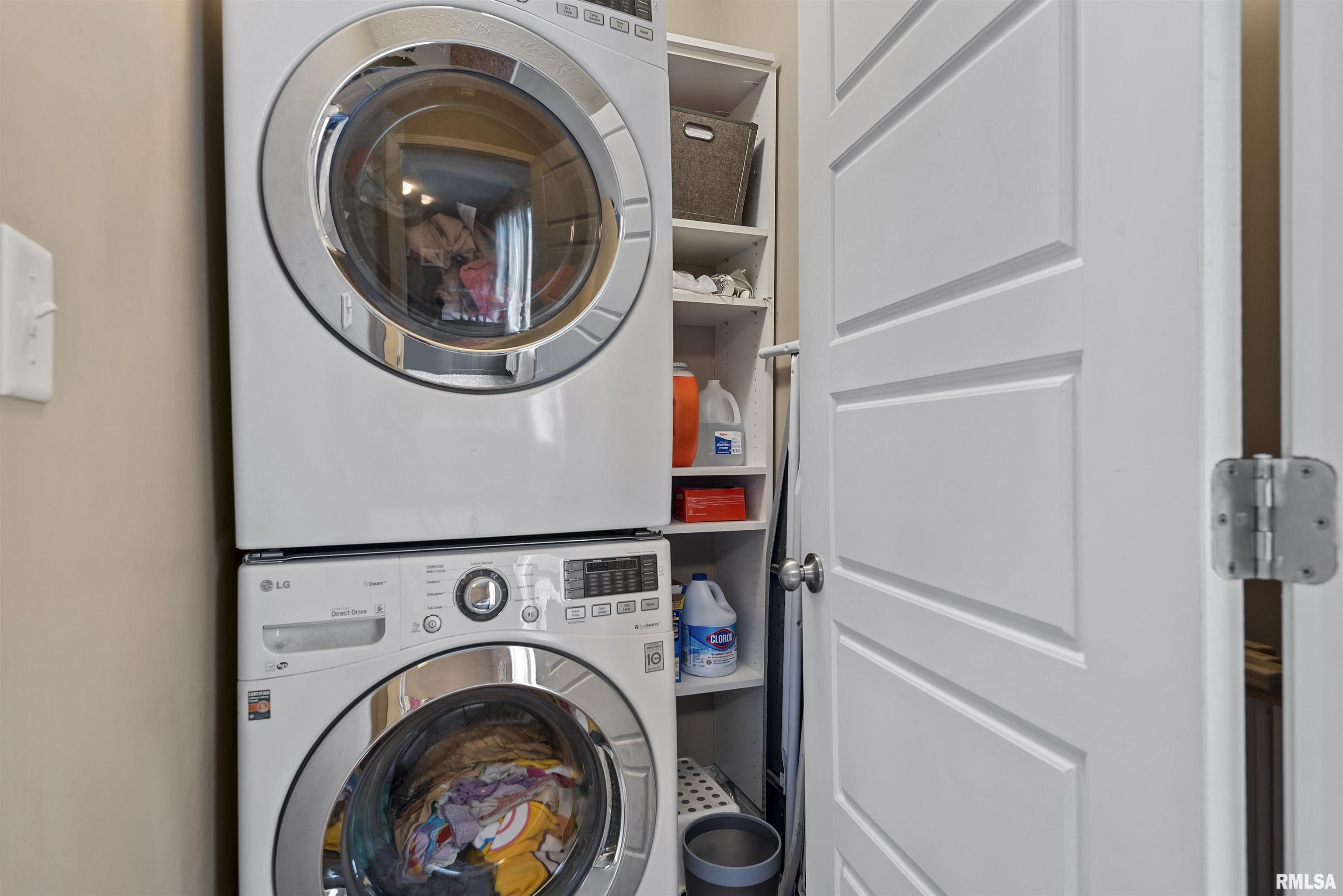 709 S DOUGLAS Avenue