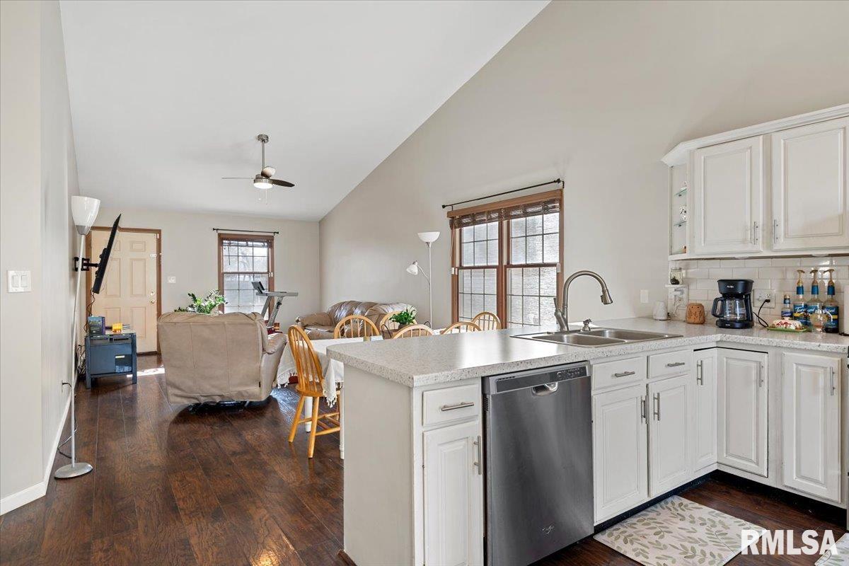 407 S 7TH Street