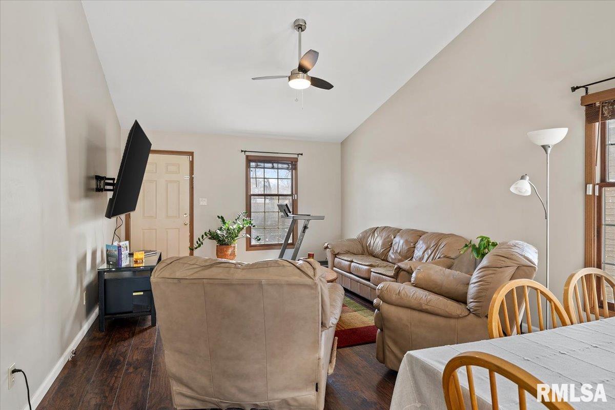 407 S 7TH Street
