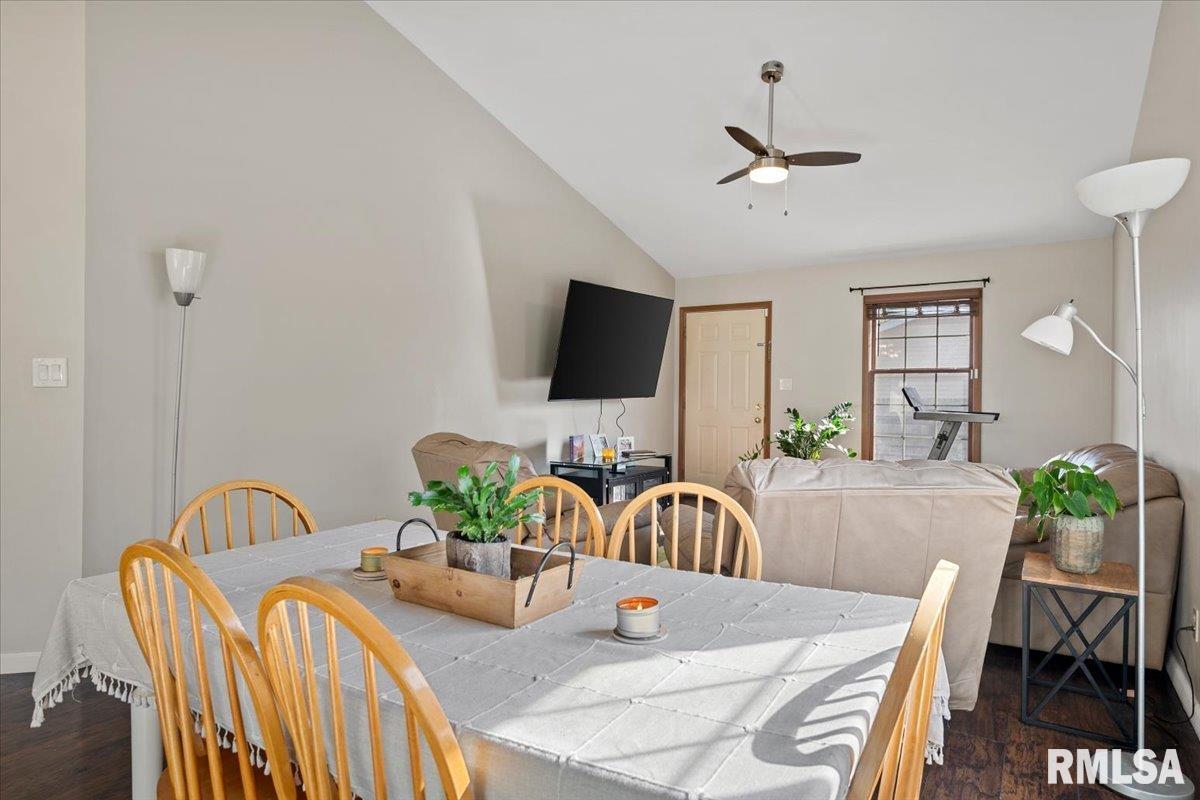 407 S 7TH Street