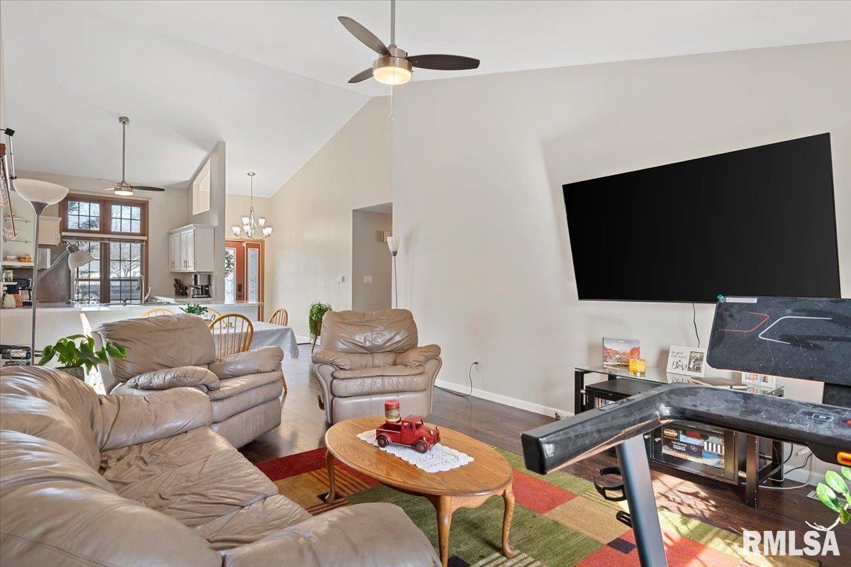 407 S 7TH Street