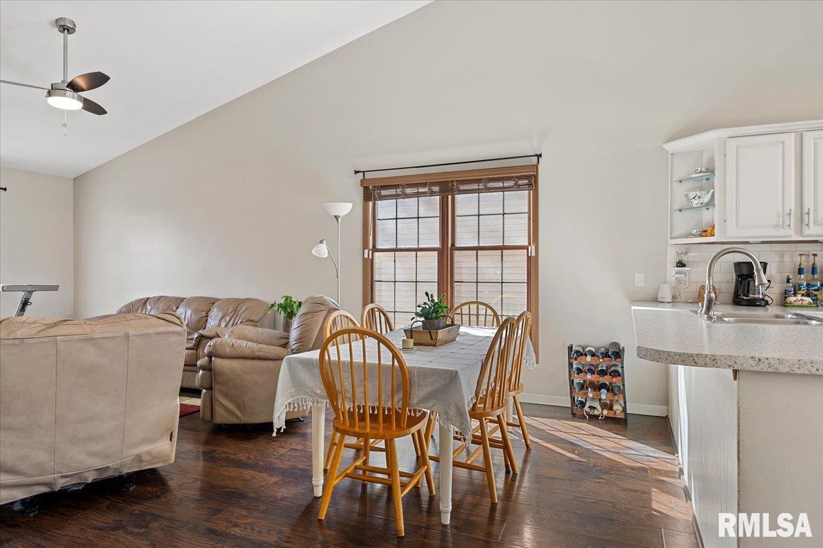 407 S 7TH Street