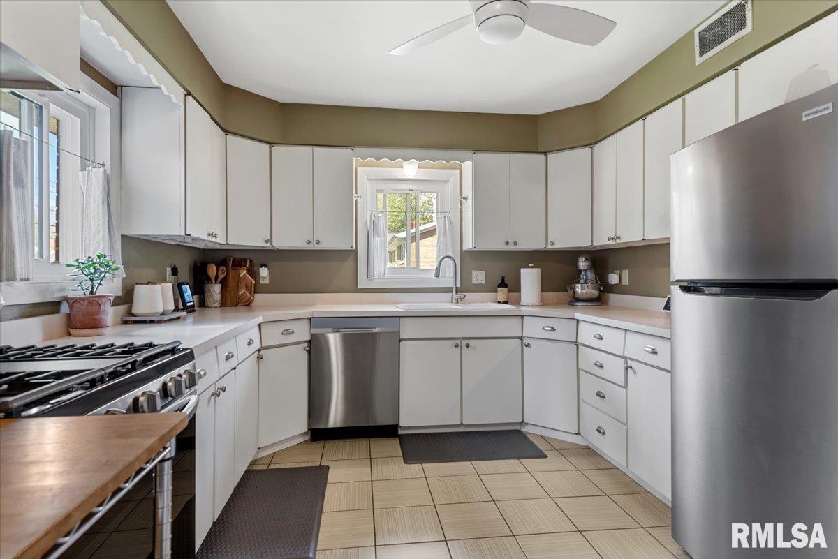 1401 Ivywood Drive
