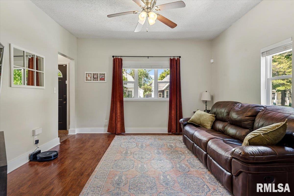 700 S English Avenue