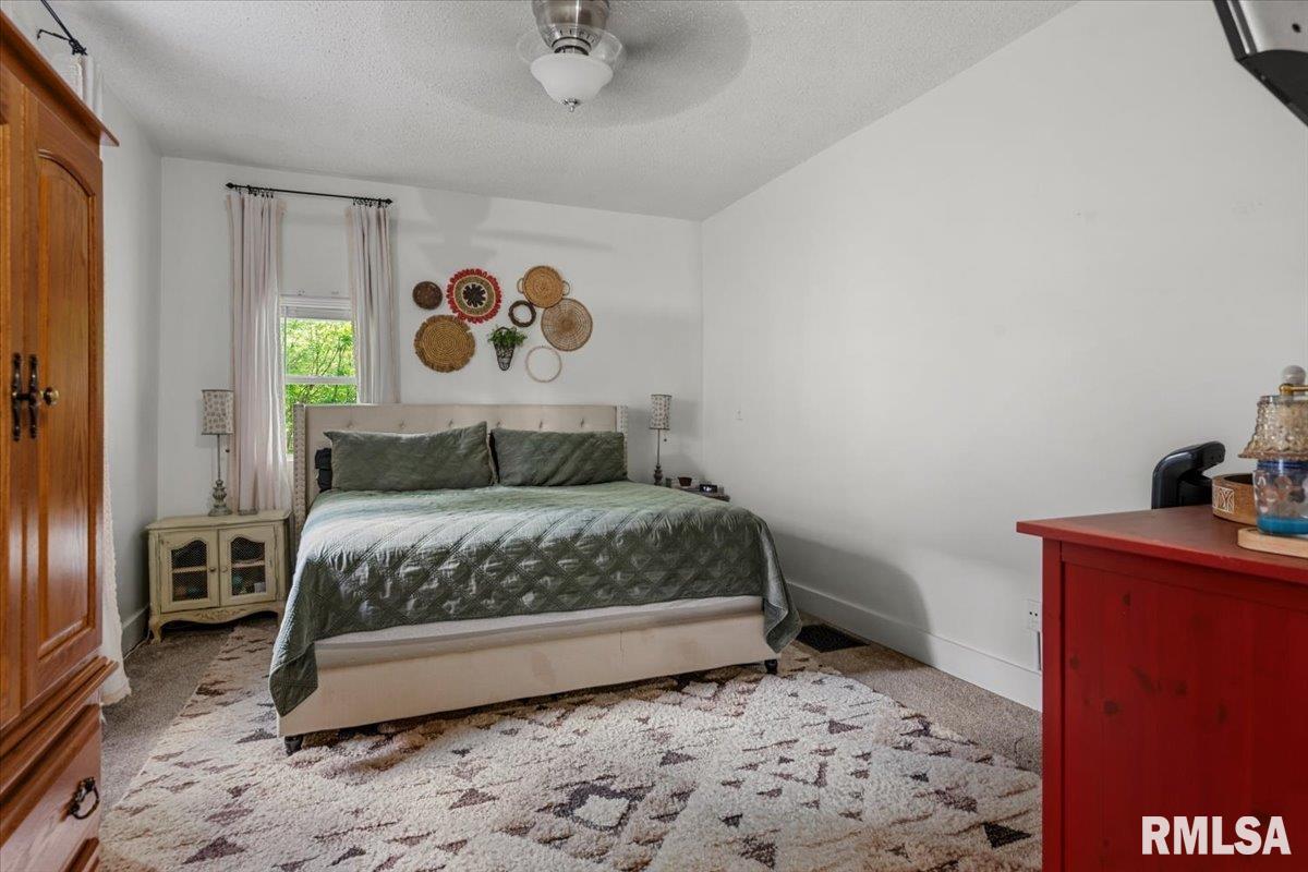 700 S English Avenue