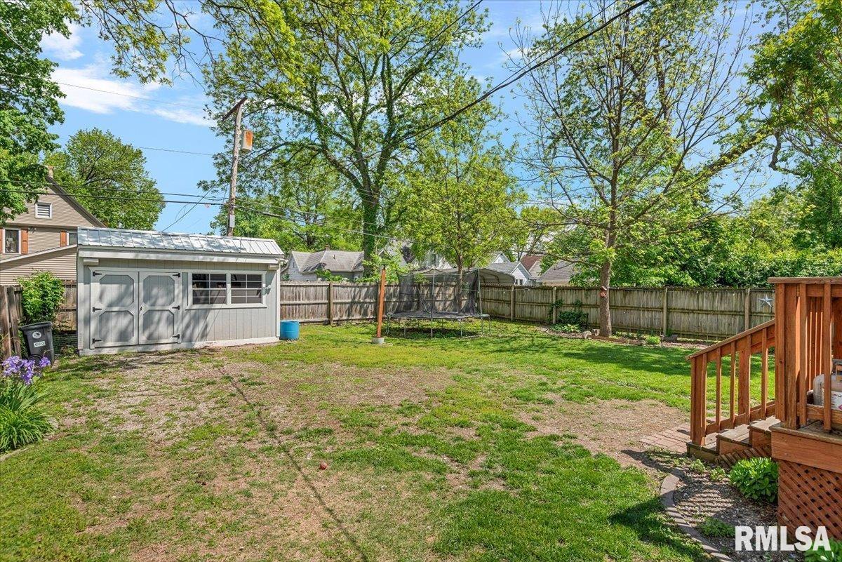 700 S English Avenue