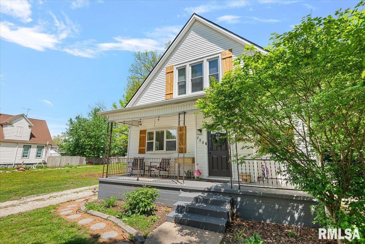 700 S English Avenue