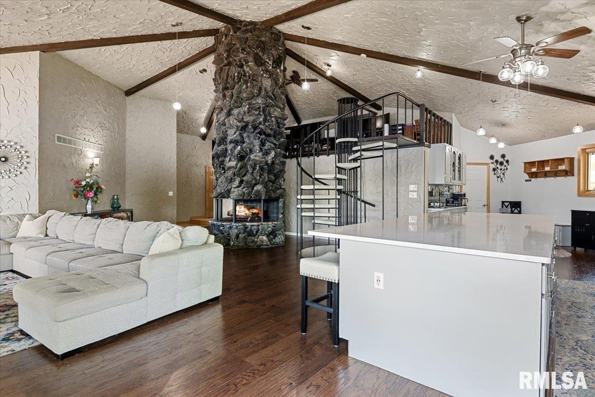 825 POPLAR Drive
