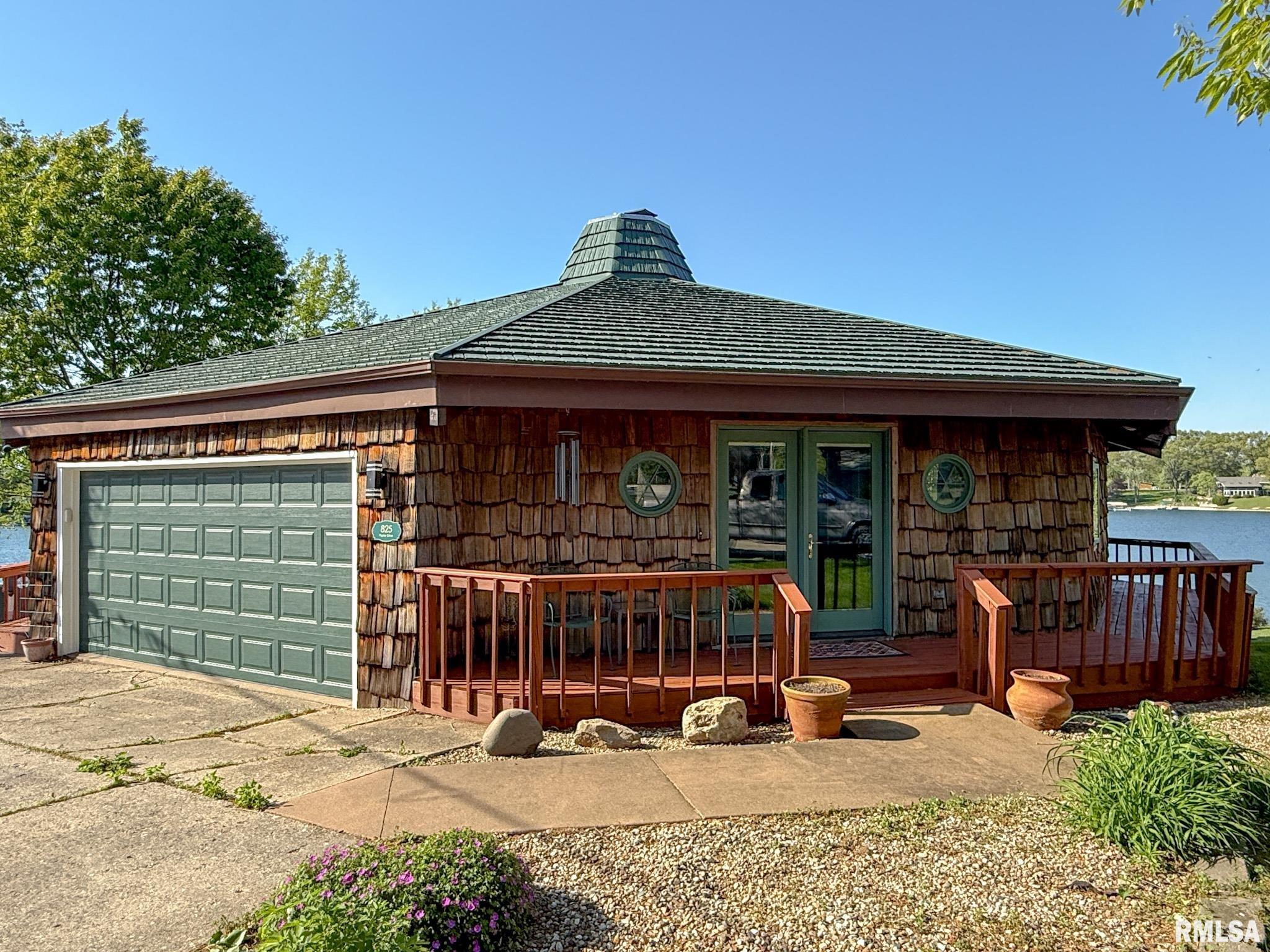825 POPLAR Drive