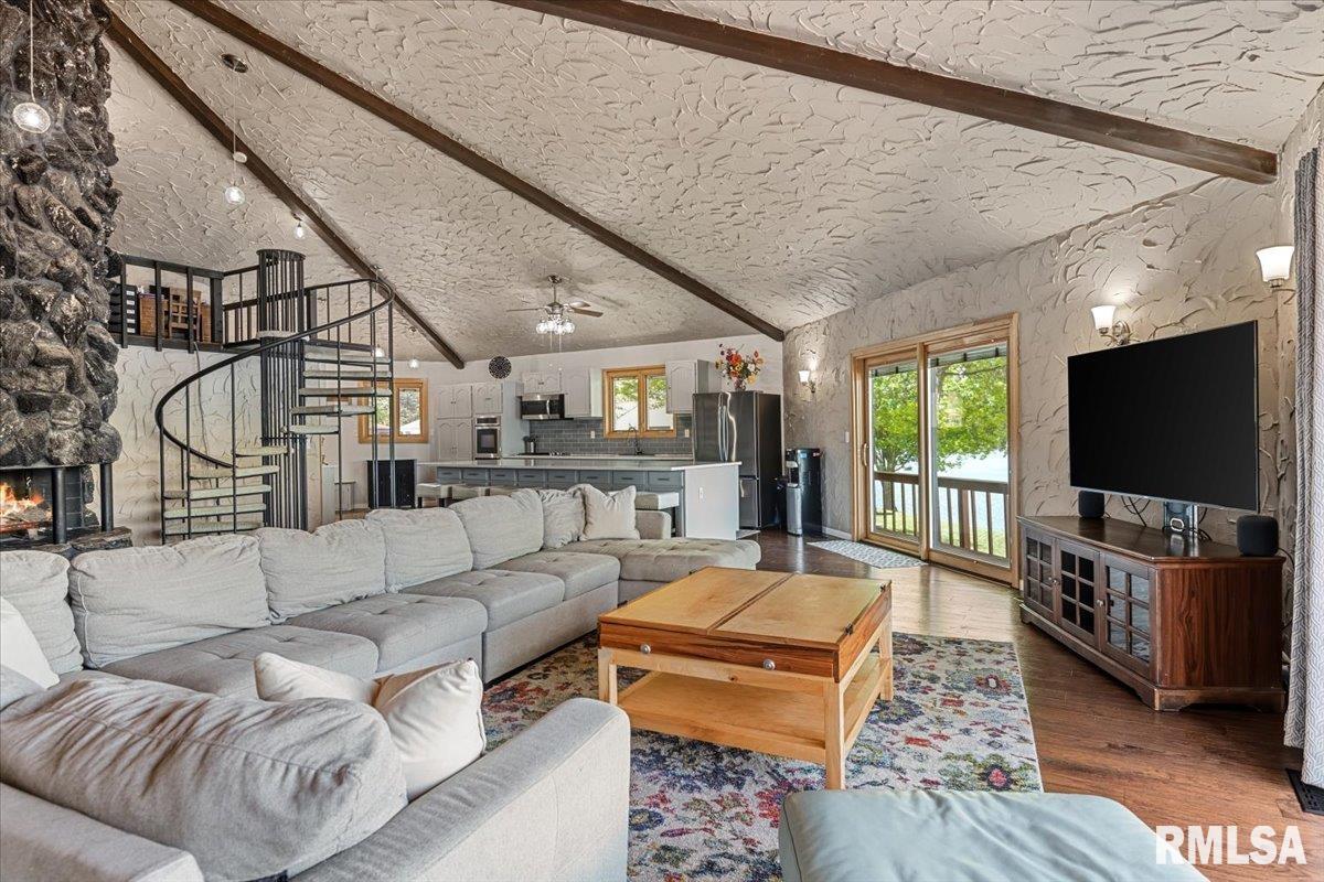 825 POPLAR Drive