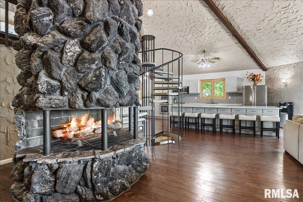 825 POPLAR Drive