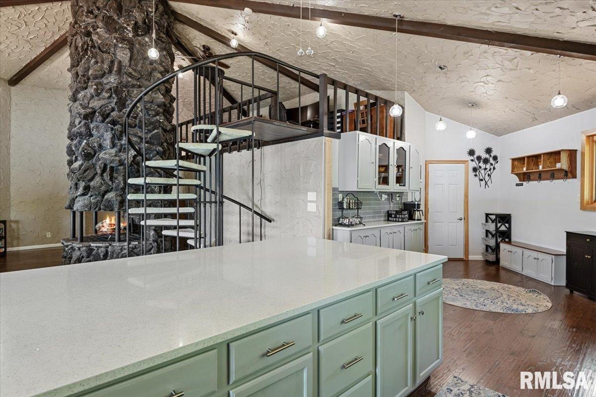 825 POPLAR Drive