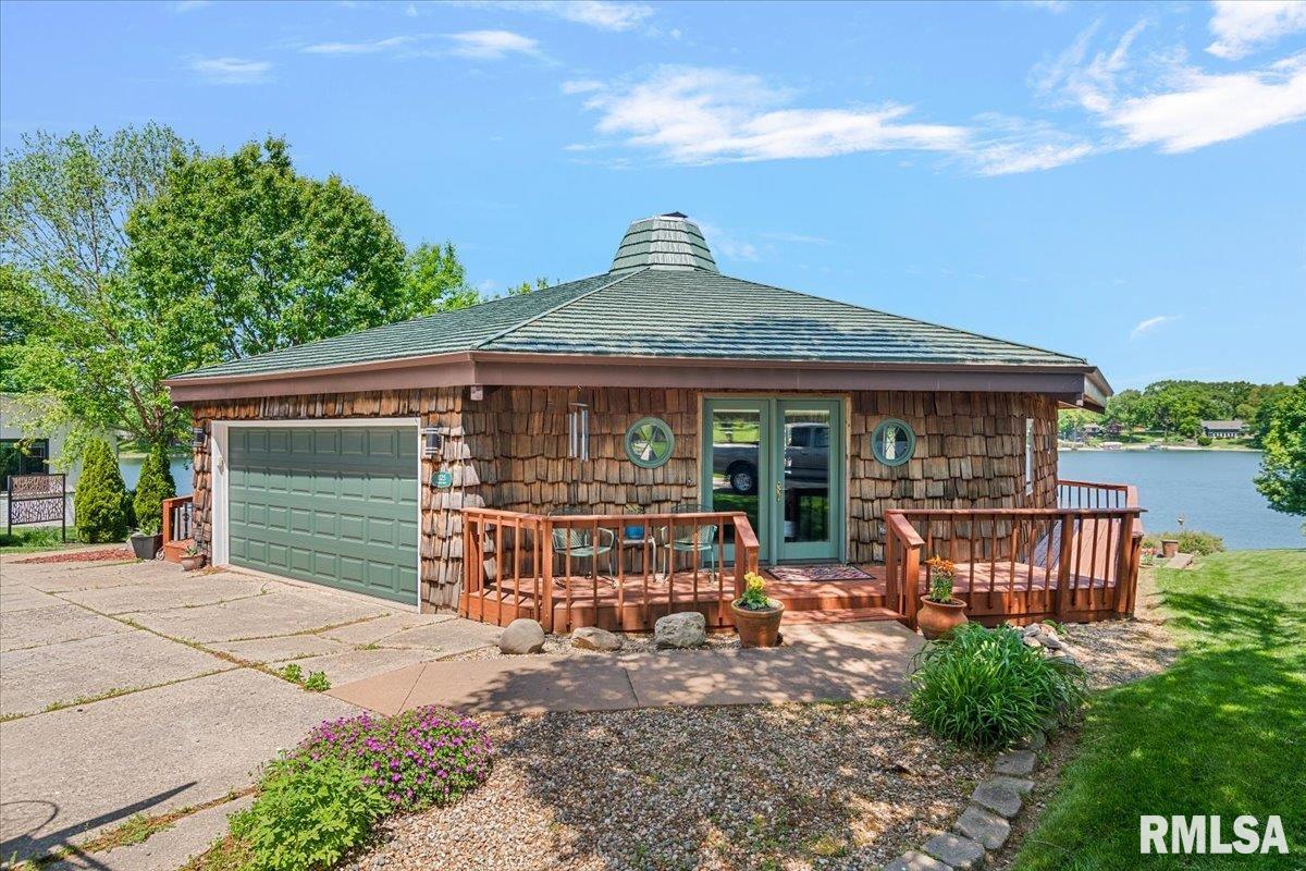 825 POPLAR Drive