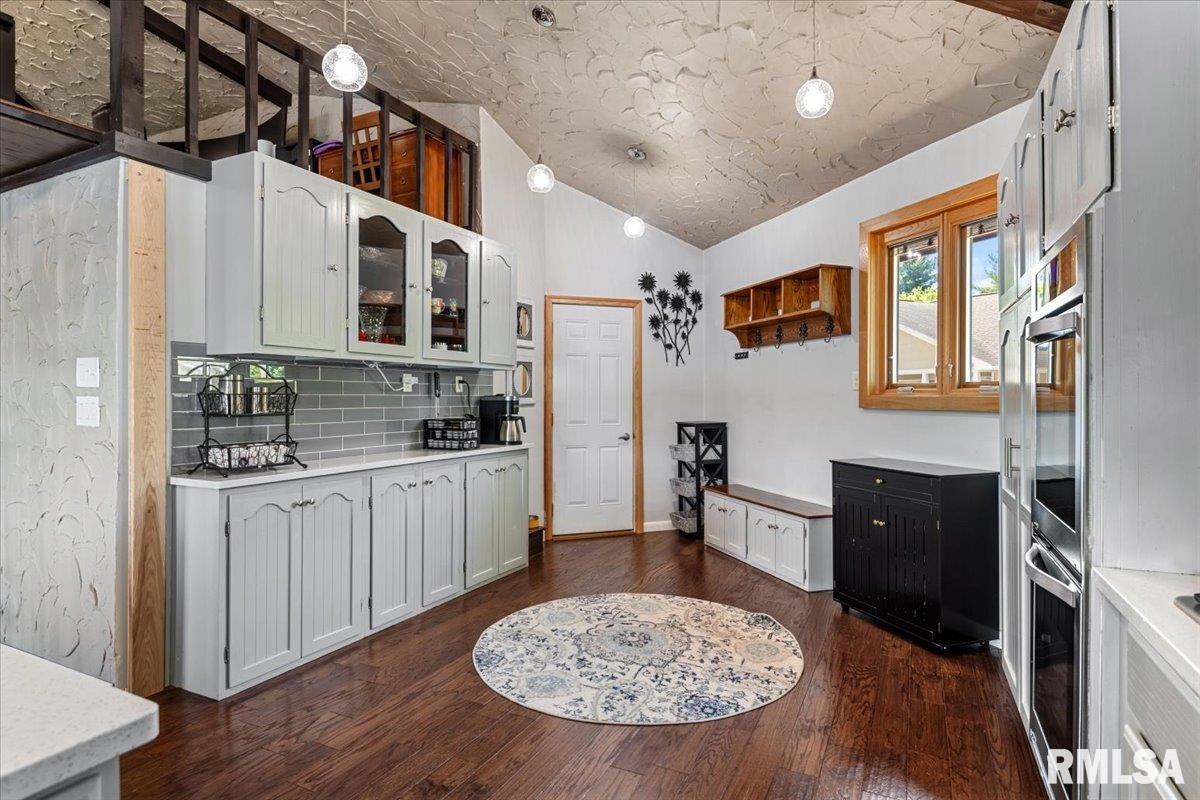 825 POPLAR Drive