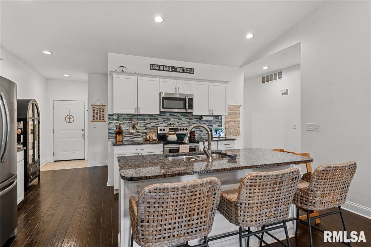 302 Harbor Point Place