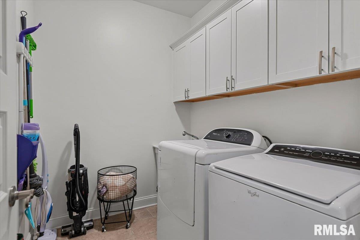 302 Harbor Point Place