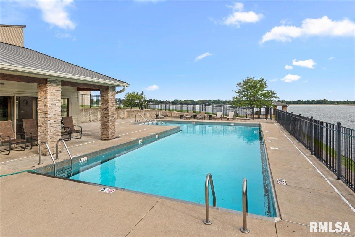 302 Harbor Point Place