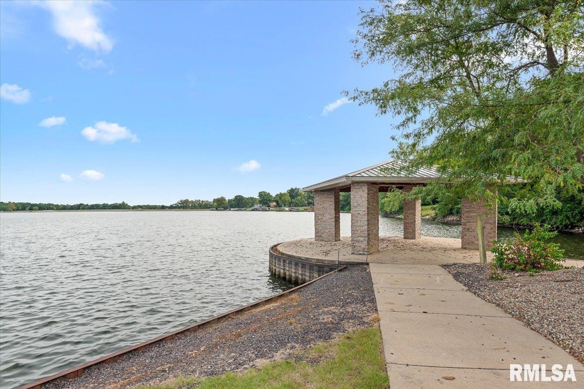 302 Harbor Point Place
