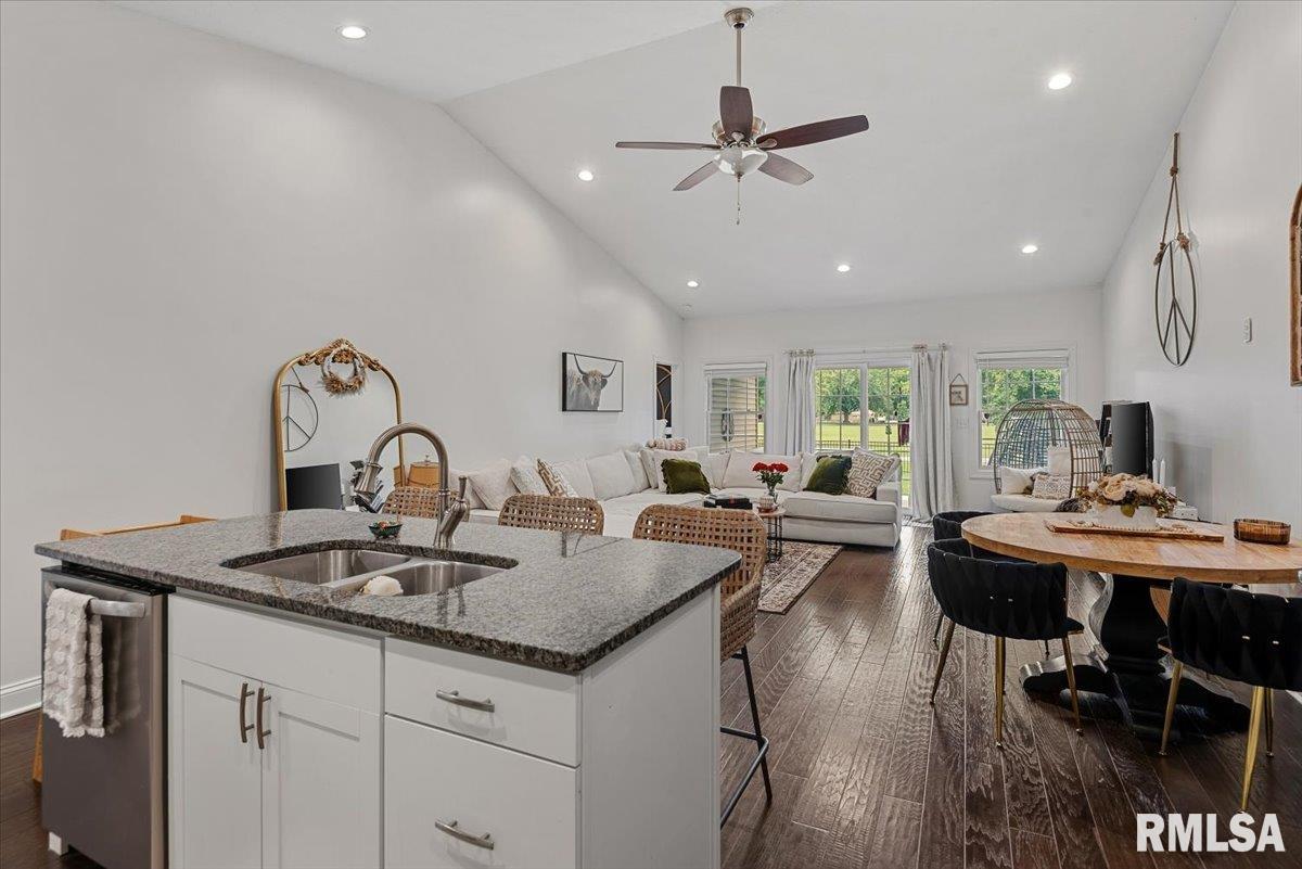 302 Harbor Point Place
