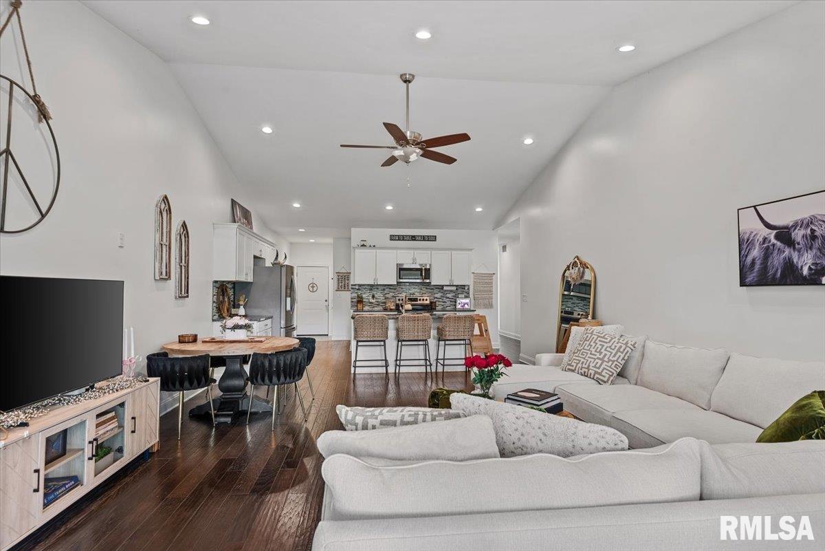 302 Harbor Point Place