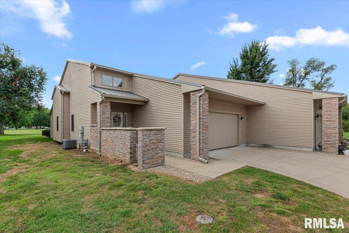 302 Harbor Point Place