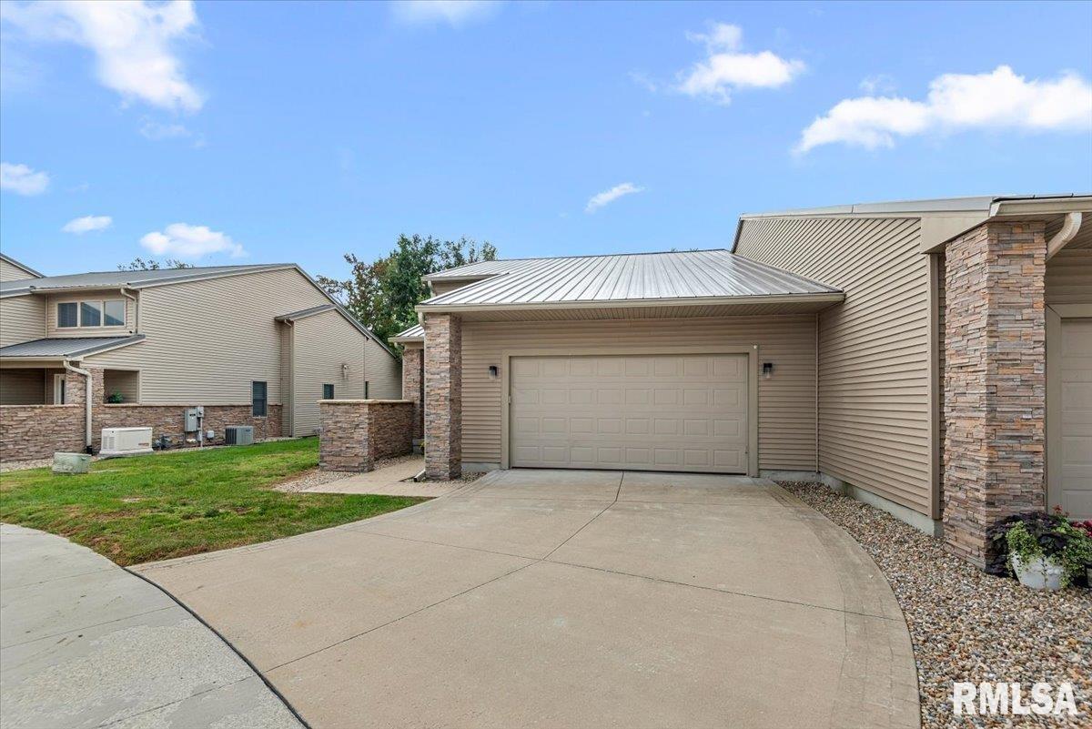 302 Harbor Point Place