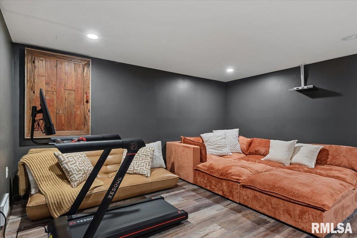 302 Harbor Point Place