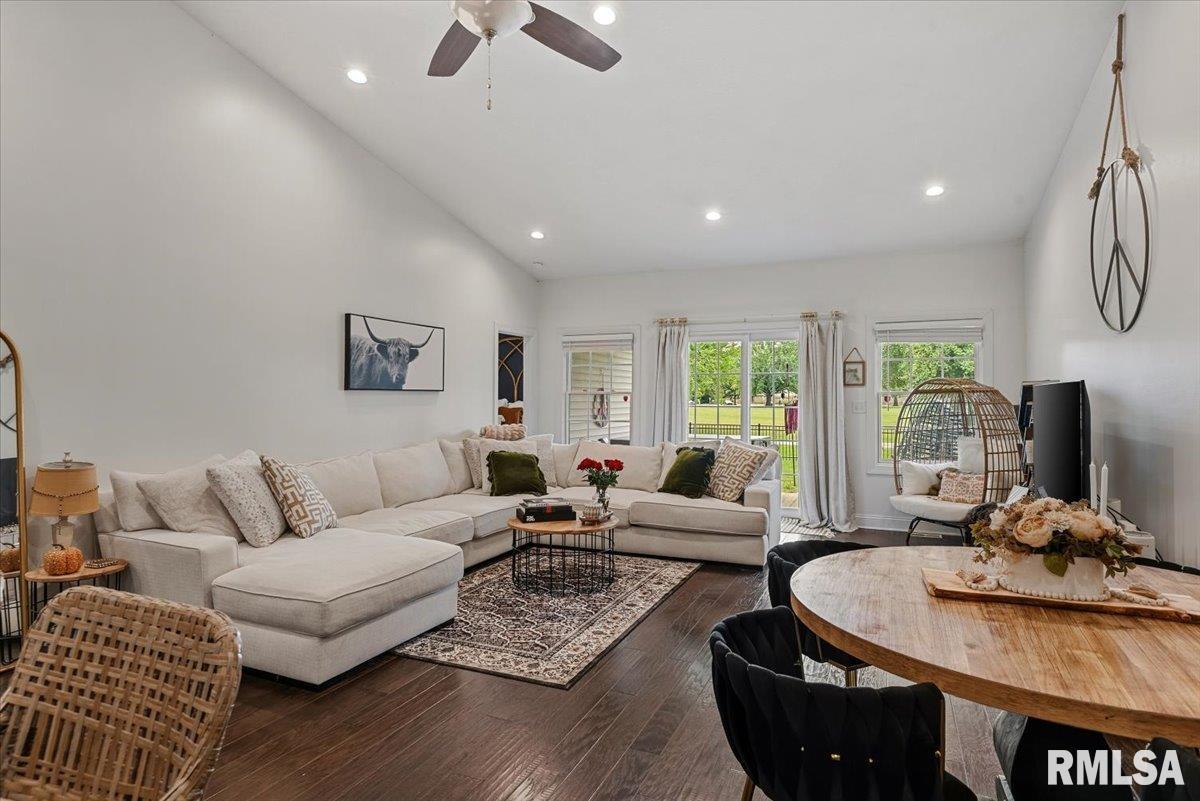 302 Harbor Point Place