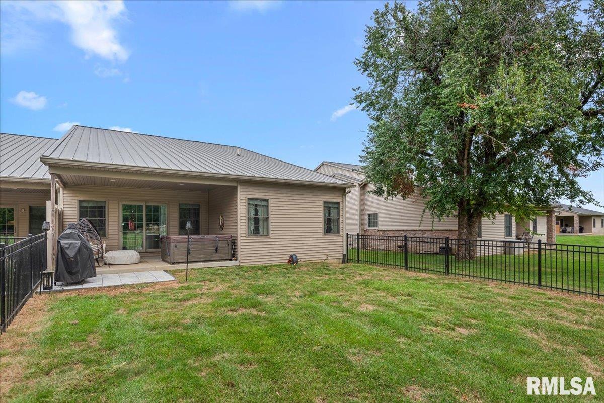 302 Harbor Point Place
