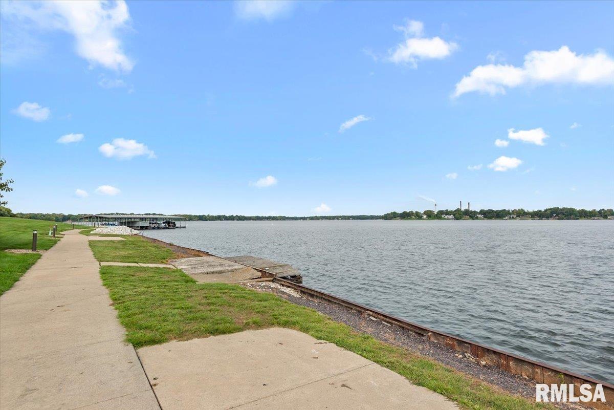302 Harbor Point Place