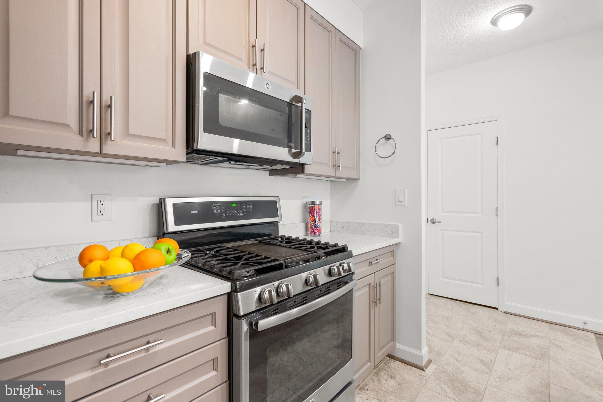 1111 25th St NW #508