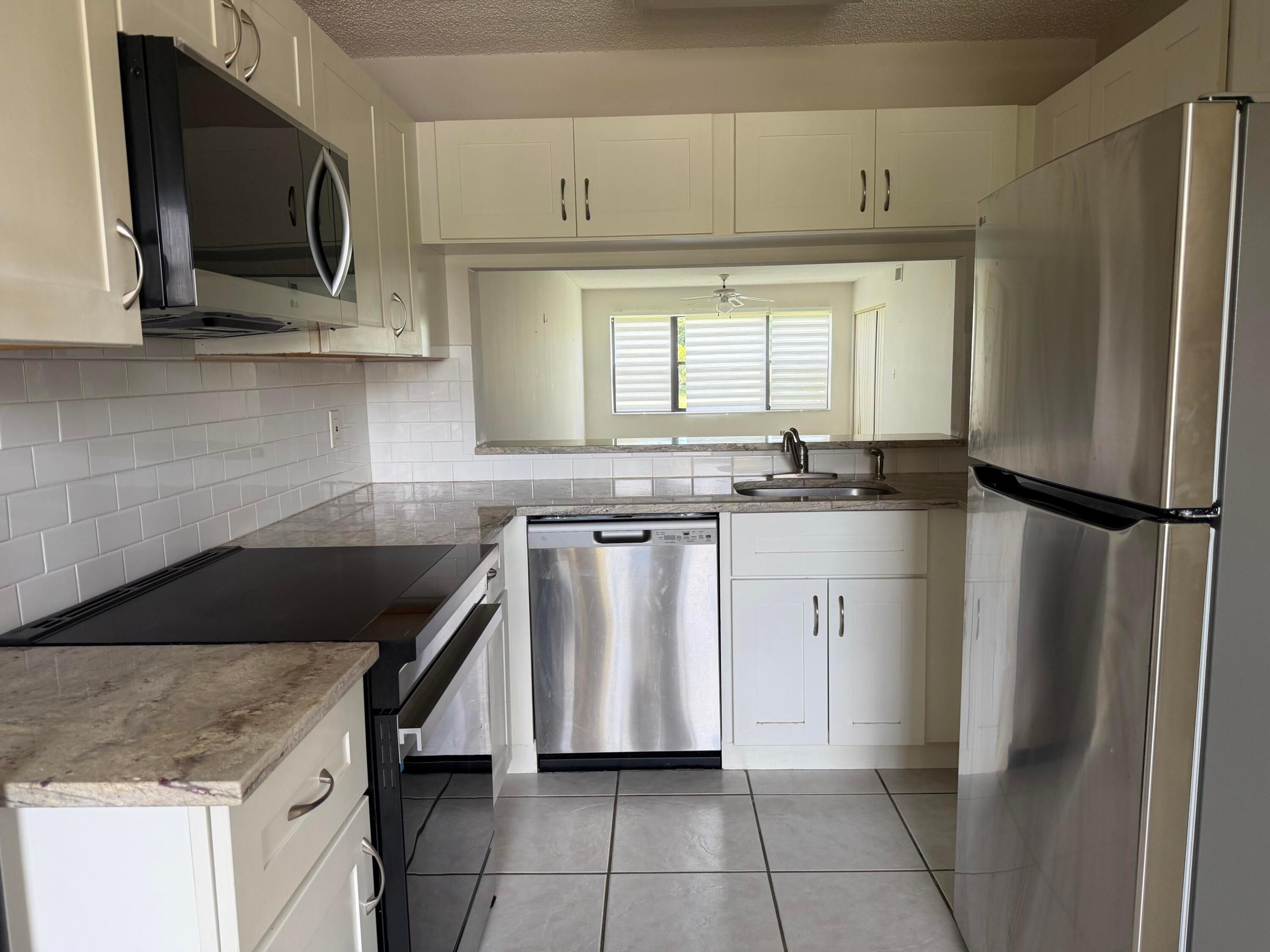4692 Lucerne Lakes Boulevard E 106