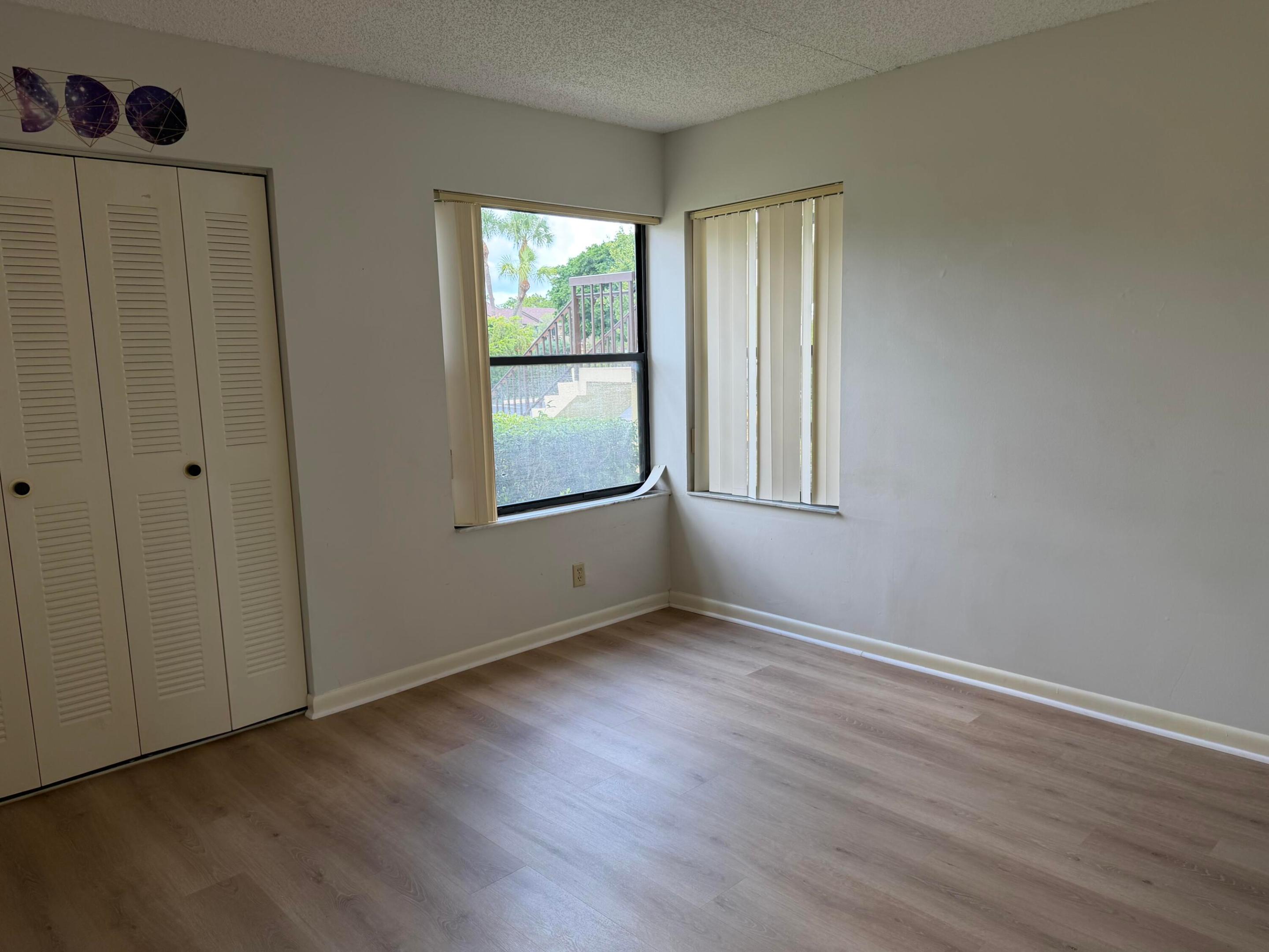 4692 Lucerne Lakes Boulevard E 106