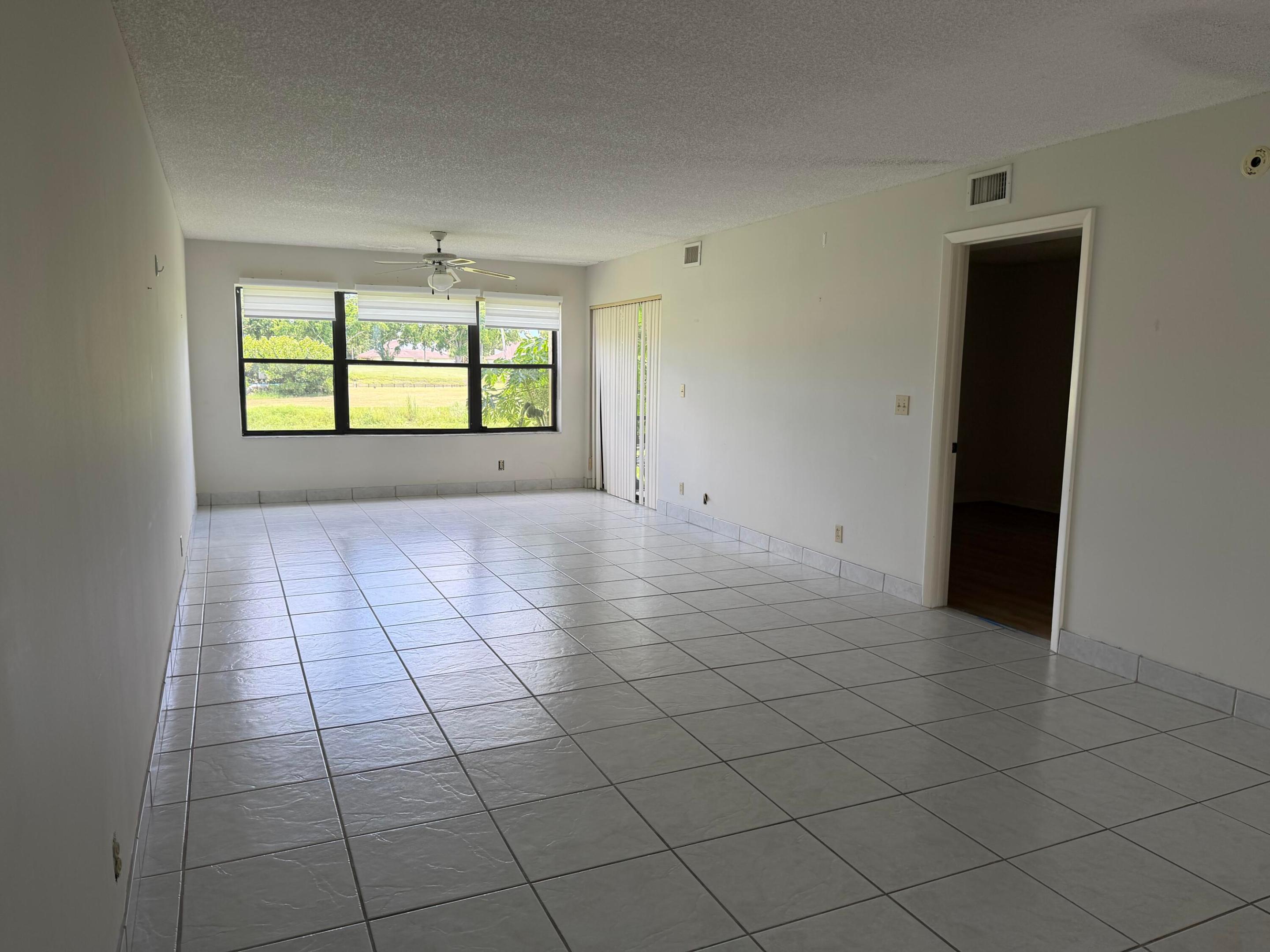 4692 Lucerne Lakes Boulevard E 106