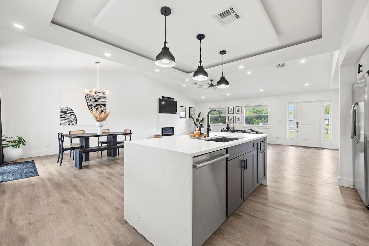 14566 Temple Boulevard