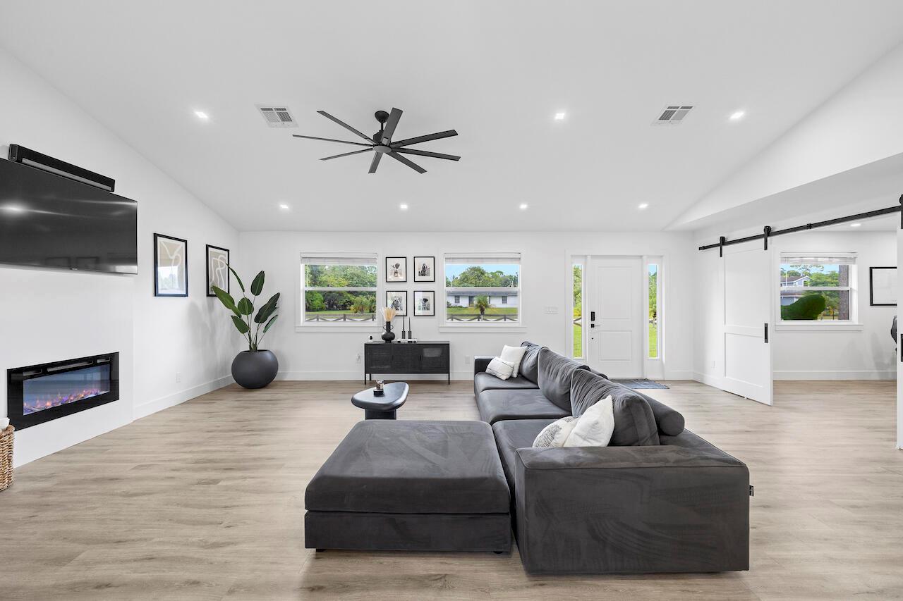 14566 Temple Boulevard