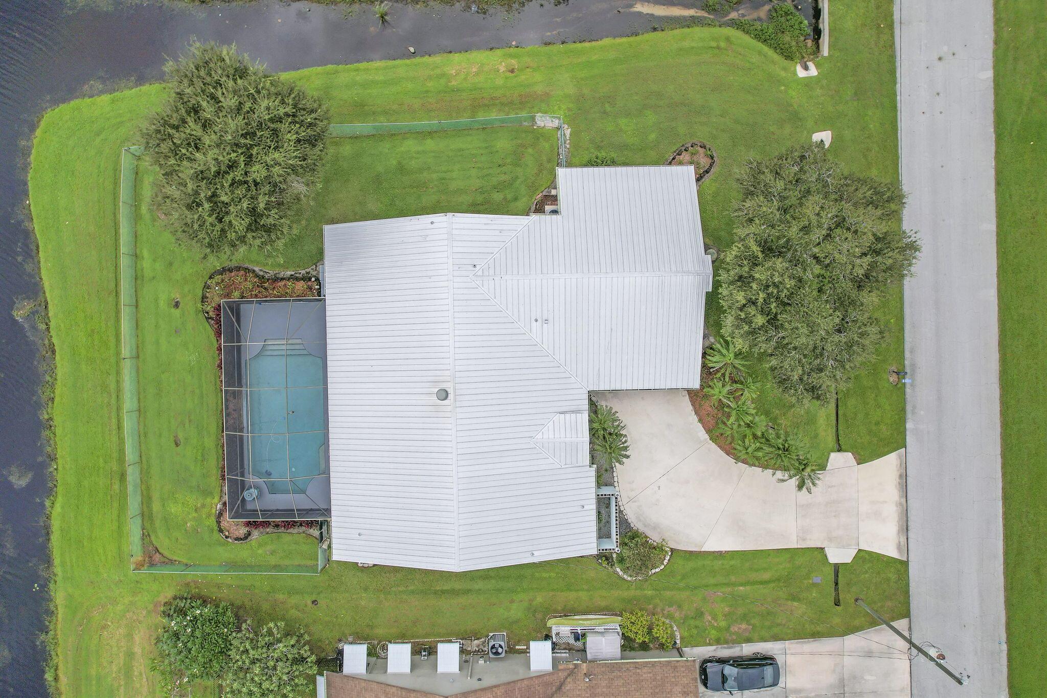 2241 SE Leithgow Street