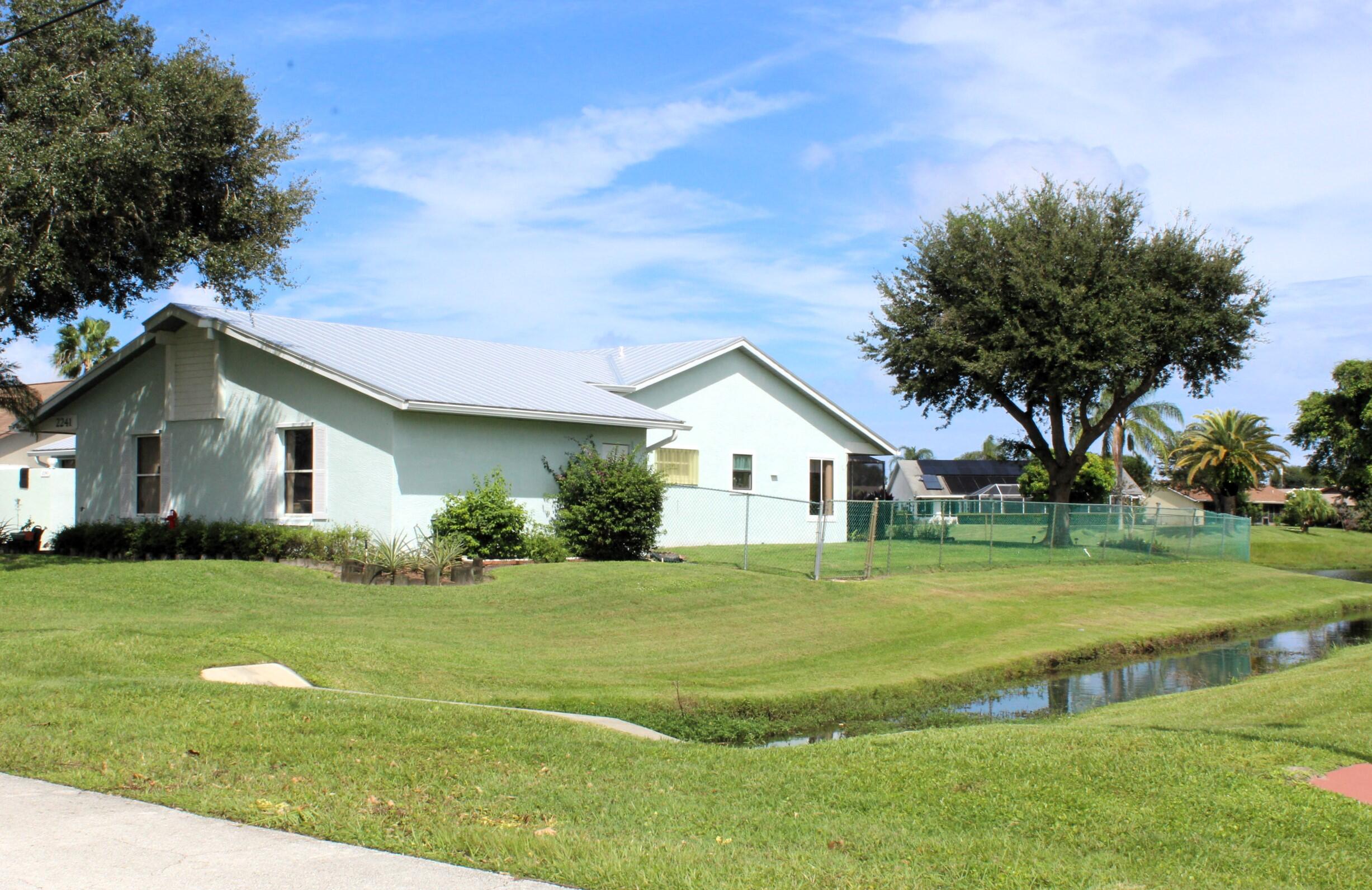 2241 SE Leithgow Street