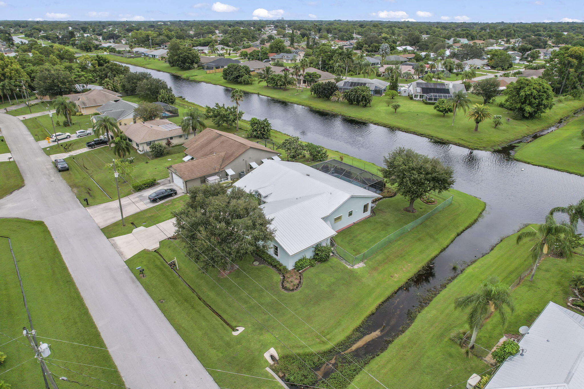 2241 SE Leithgow Street