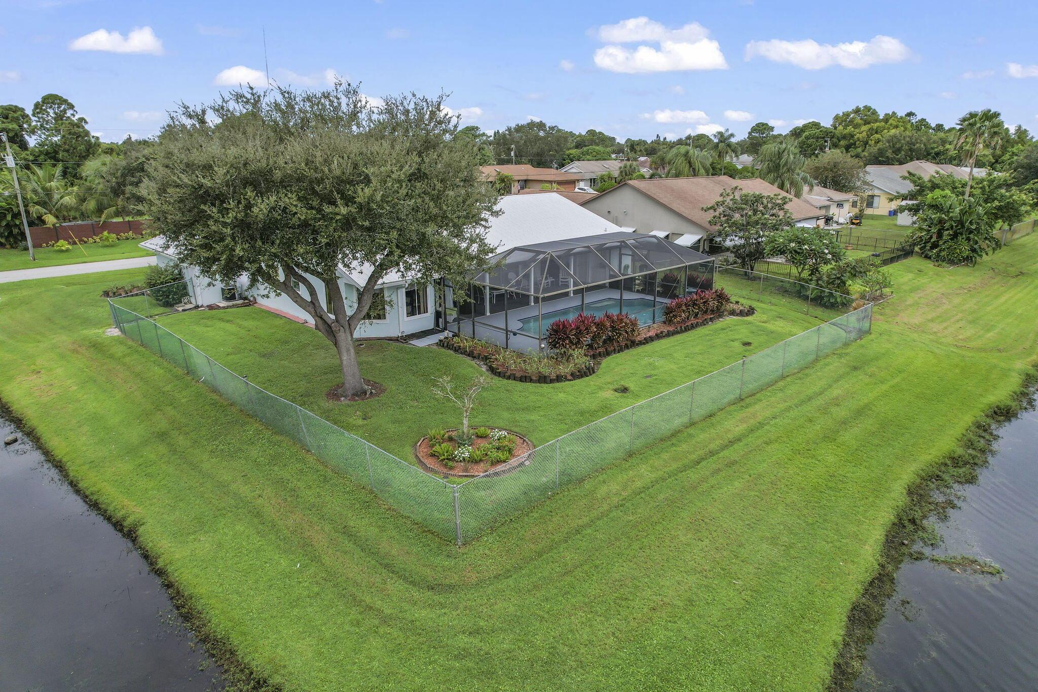 2241 SE Leithgow Street