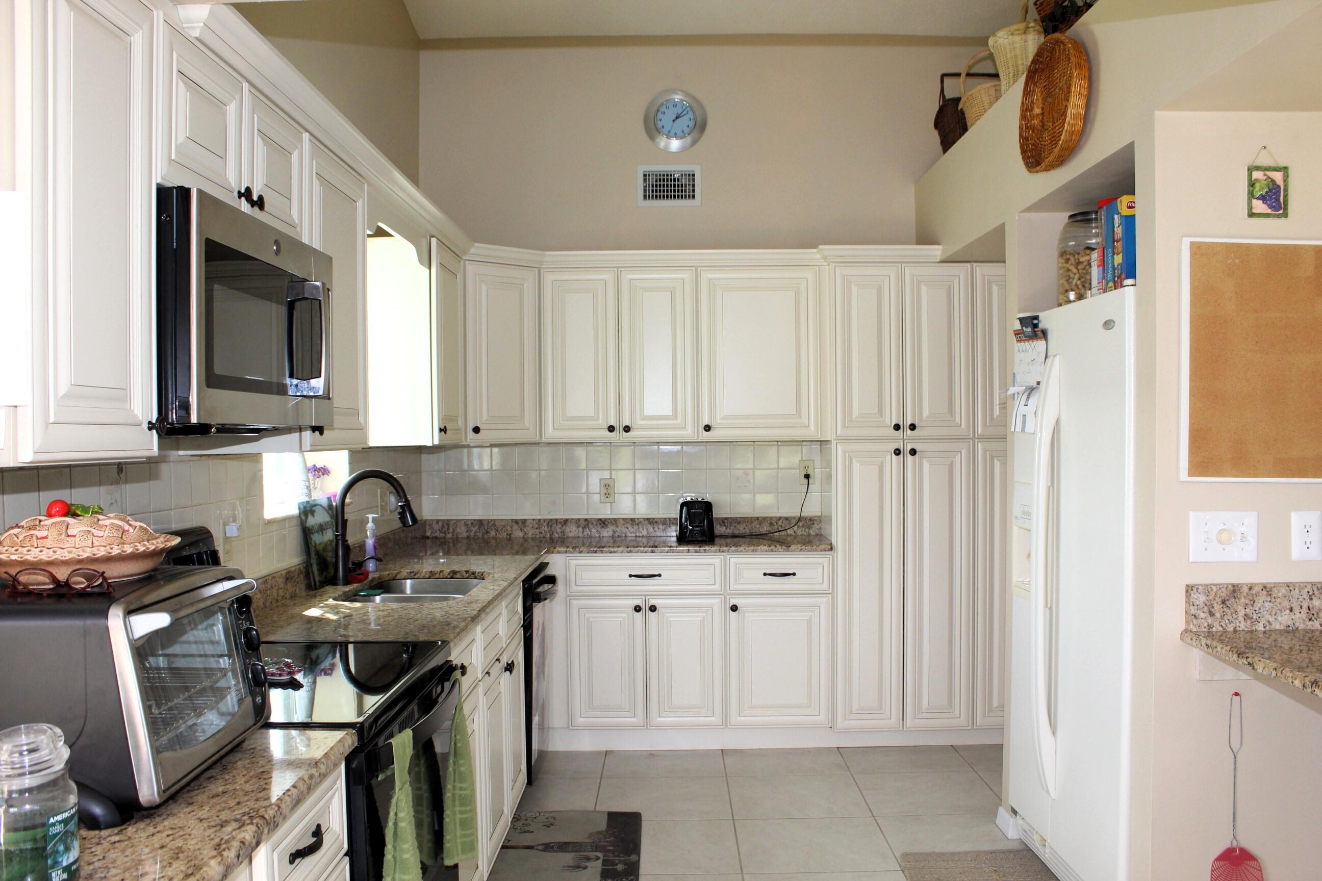 2241 SE Leithgow Street