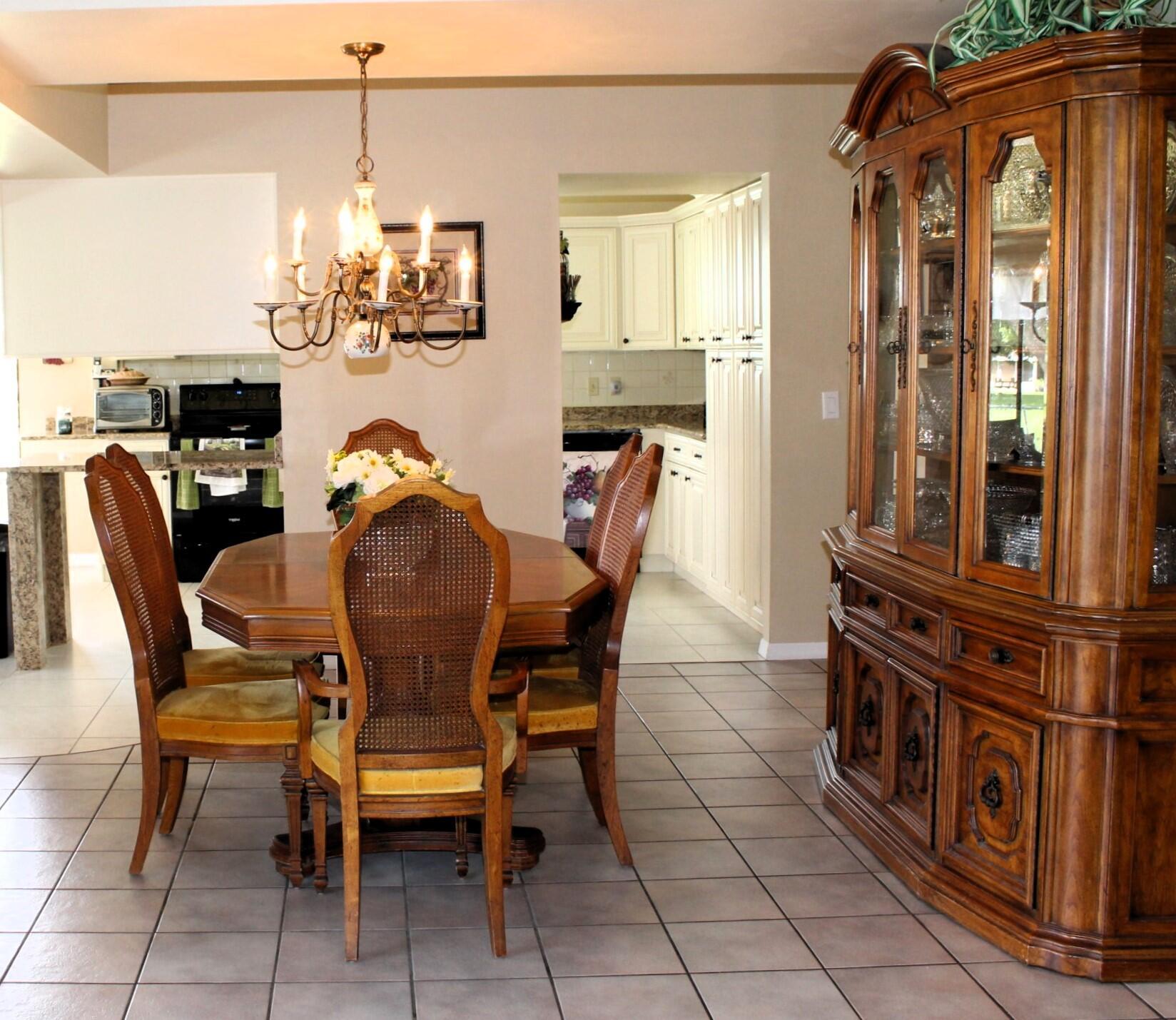 2241 SE Leithgow Street