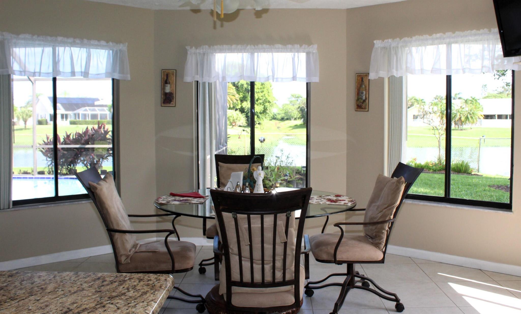 2241 SE Leithgow Street