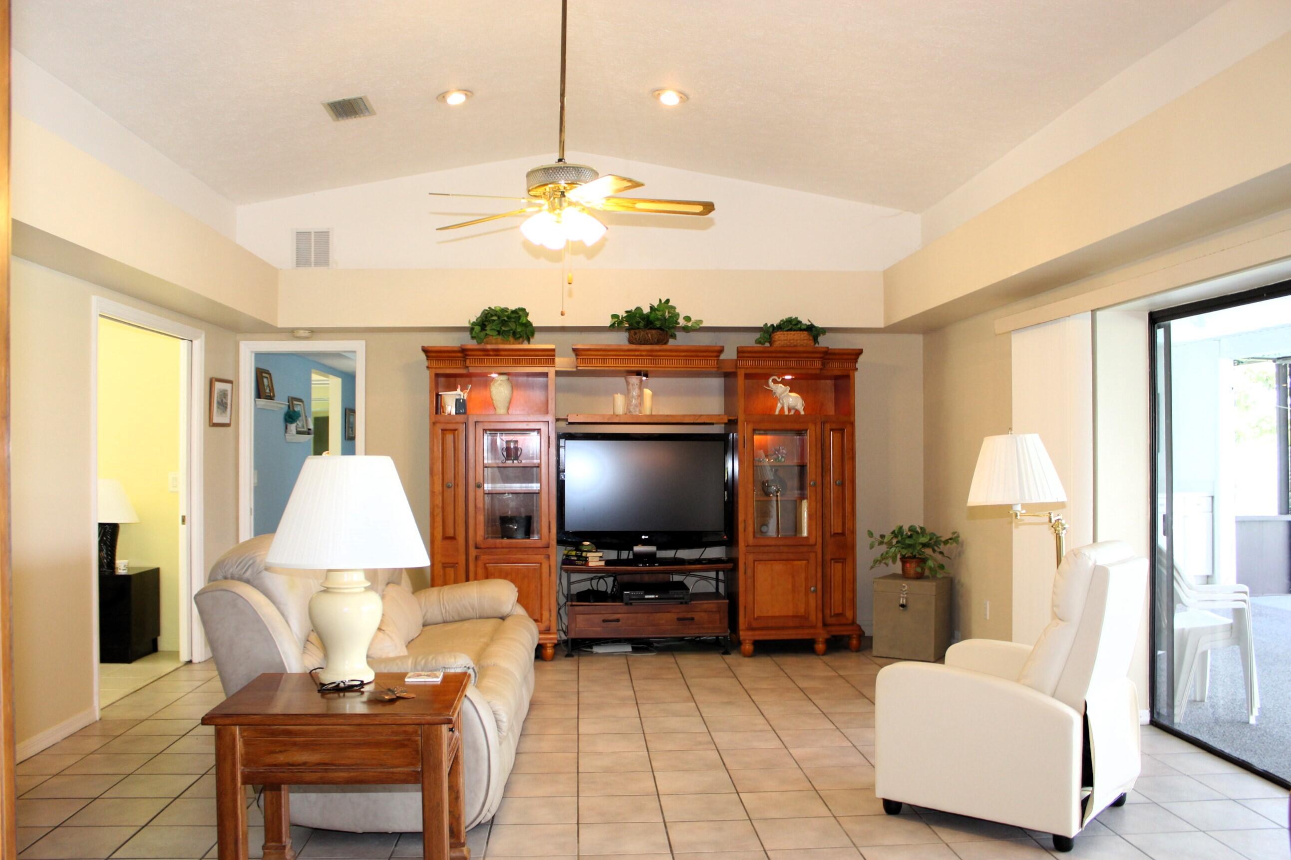 2241 SE Leithgow Street