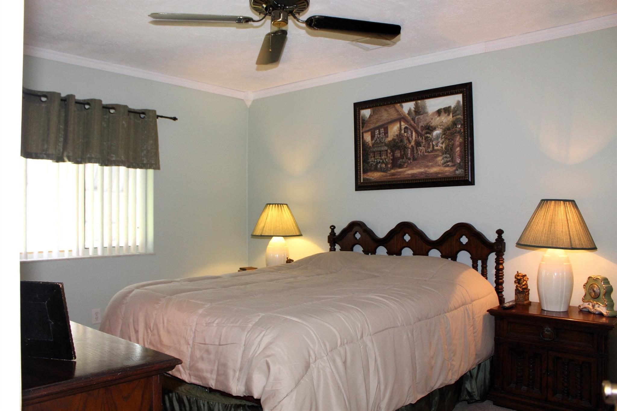 2241 SE Leithgow Street