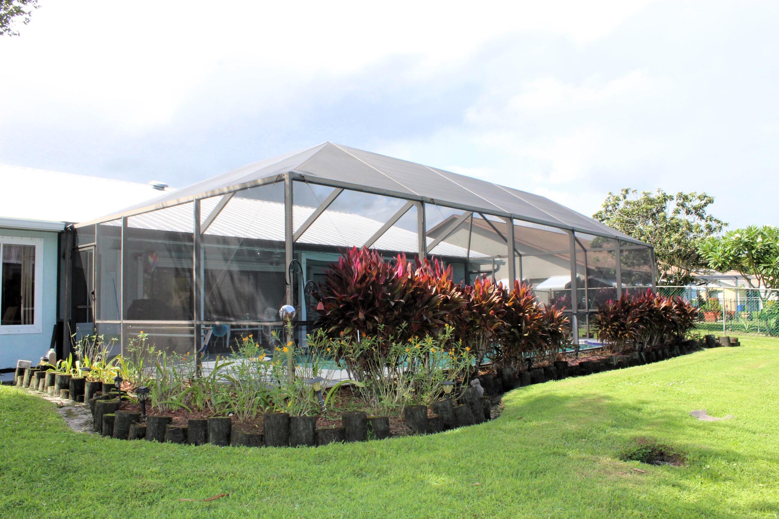 2241 SE Leithgow Street