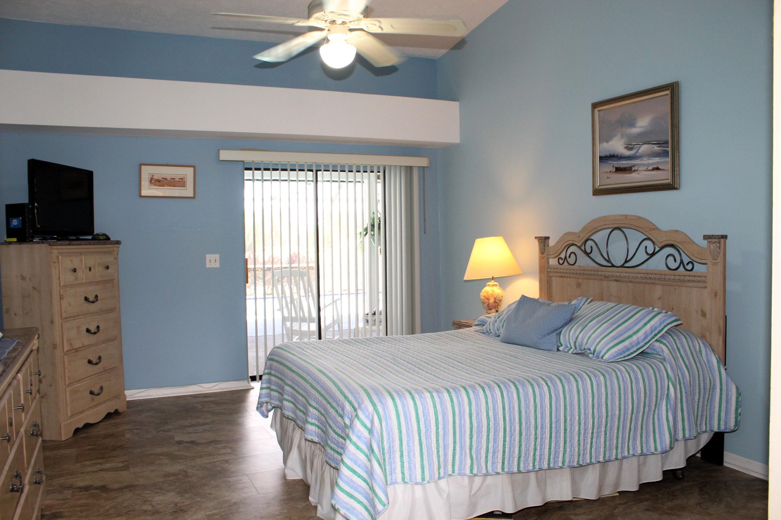 2241 SE Leithgow Street