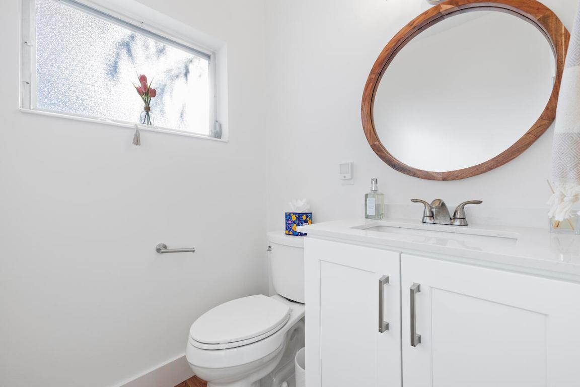 2823 Crosley Drive W K