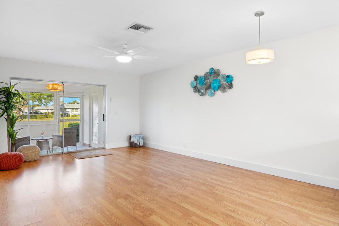 2823 Crosley Drive W K